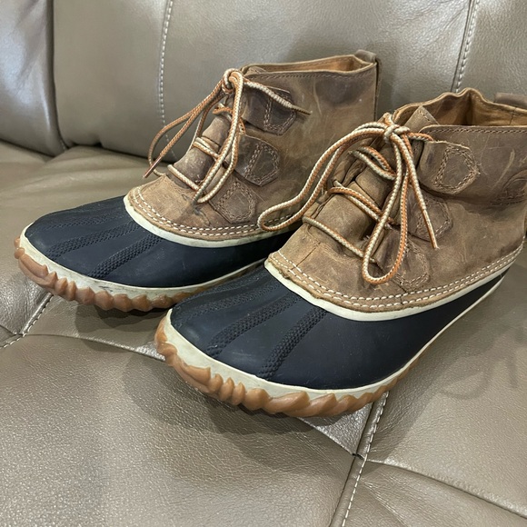 Sorel Out N About Rain Boots - Picture 1 of 2